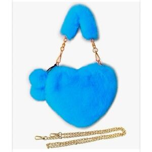 💥5/$15 FINAL PRICE DROP Furry Blue Heart-Shaped Bag